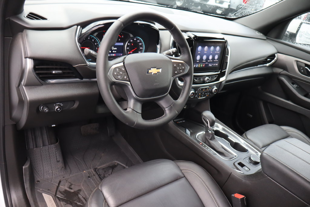 Used 2023 Chevrolet Traverse LT w/ LT Premium Package AWD/4WD image 5