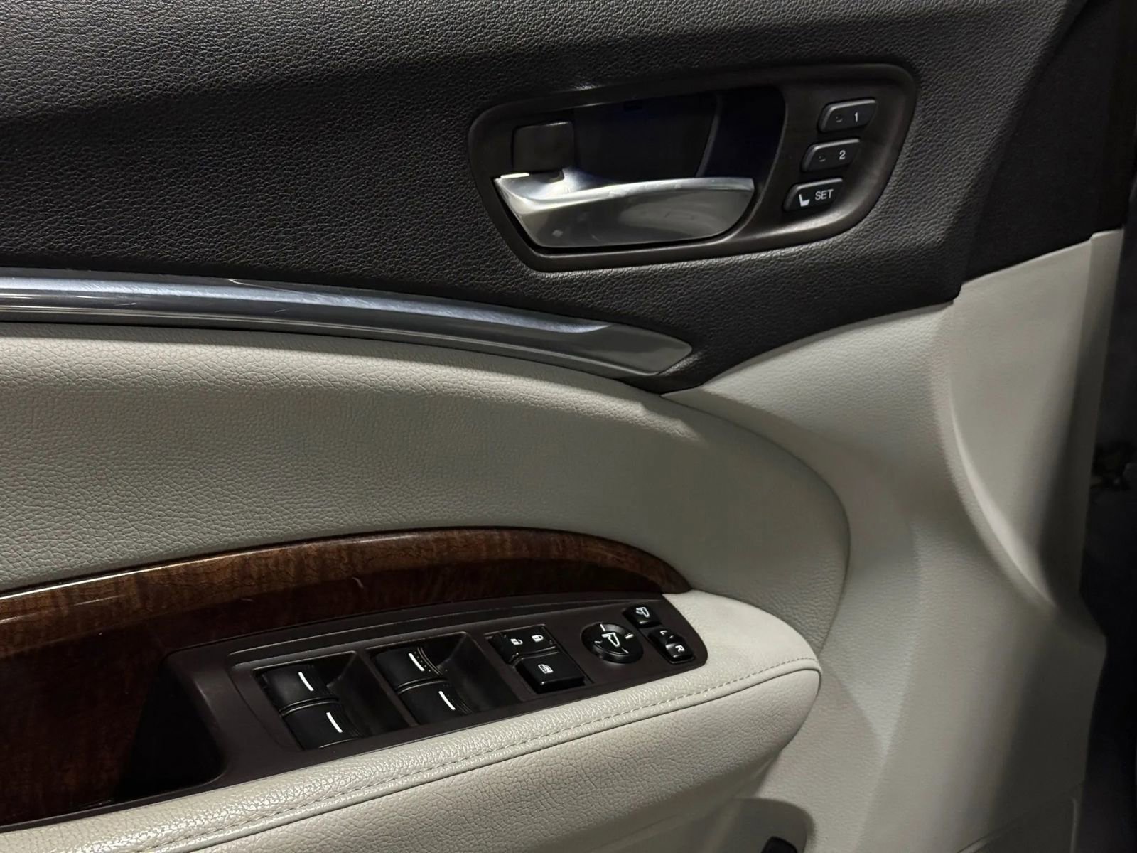 Used 2017 Acura MDX SH-AWD w/ Technology Package image 11