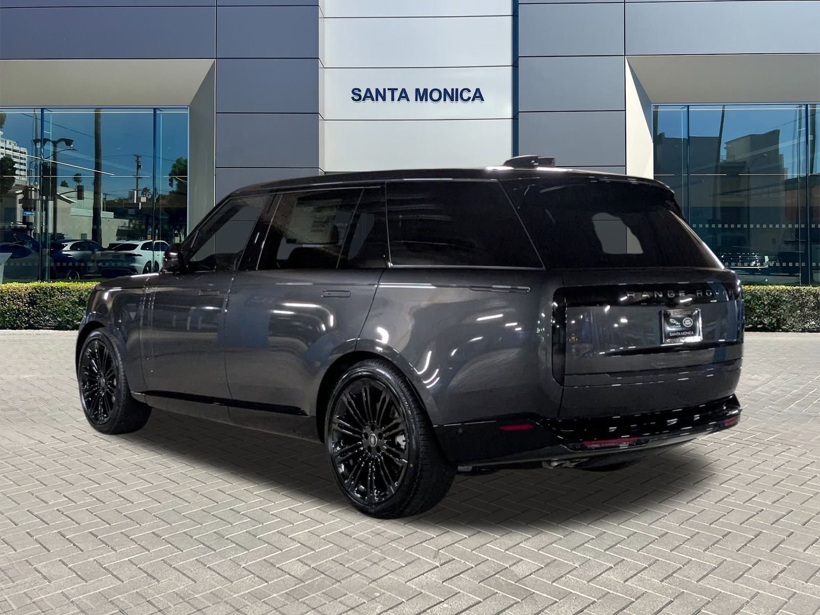 New 2025 Land Rover Range Rover Long Wheelbase SE image 9