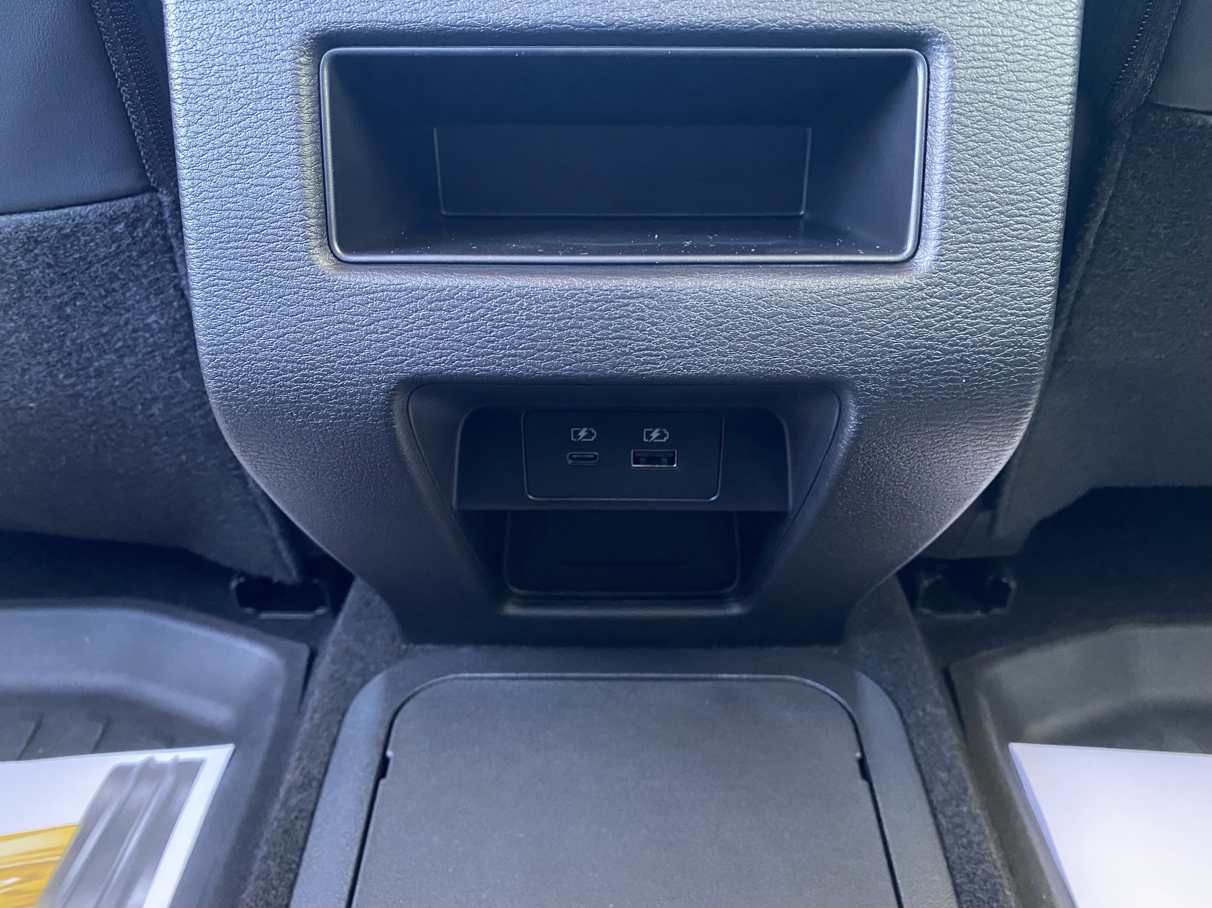 New 2025 Mitsubishi Outlander SE image 23