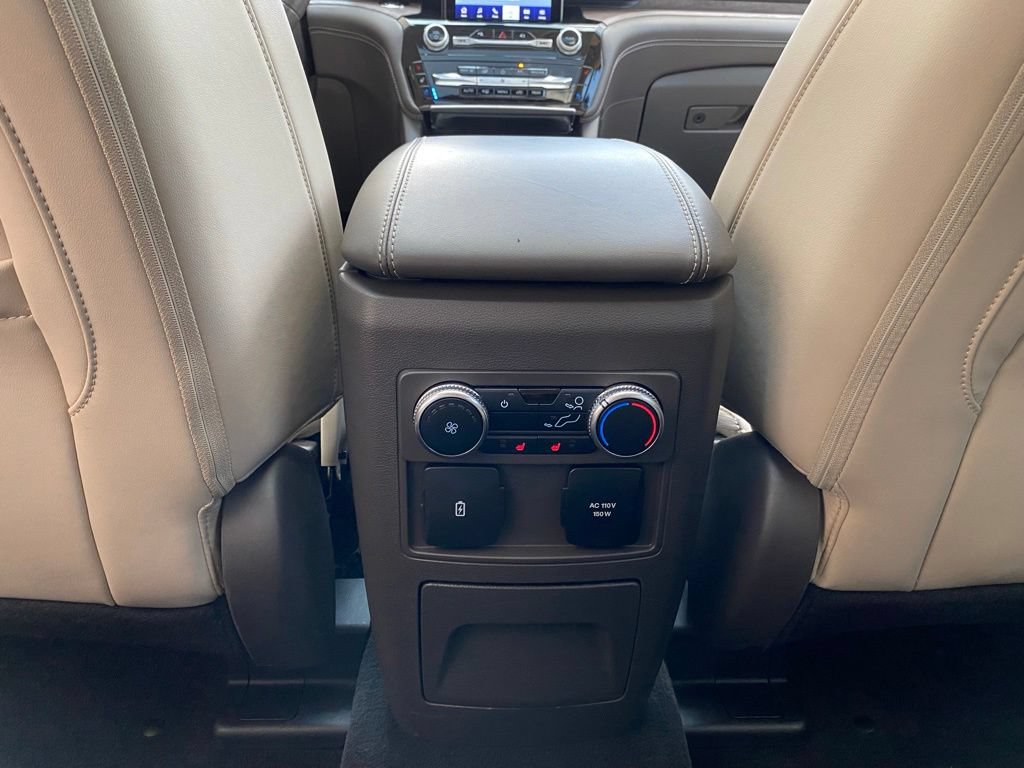Used 2023 Ford Explorer Platinum w/ Technology Package AWD/4WD image 32