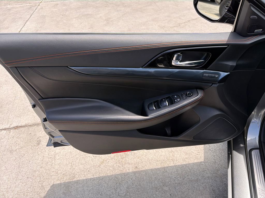 Used 2022 Nissan Maxima SR w/ Sport Mat Group FWD image 18