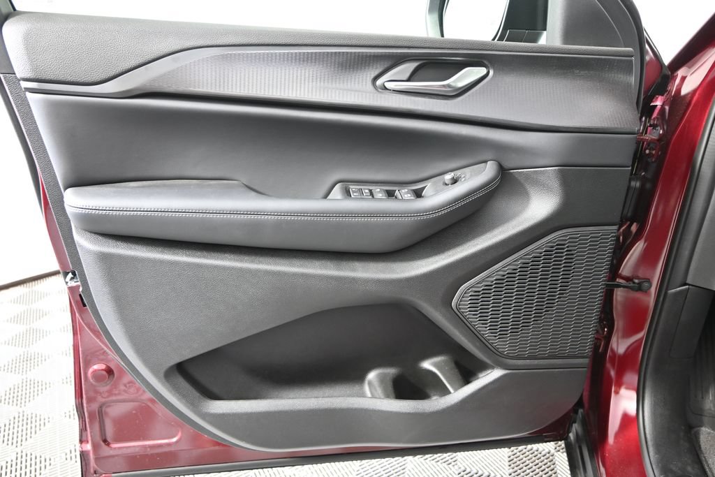 Used 2026 Jeep Grand Cherokee Laredo X AWD/4WD image 18