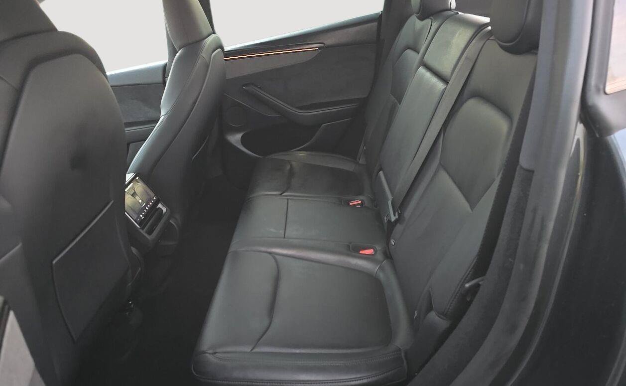 Used 2026 Tesla Model Y AWD image 5