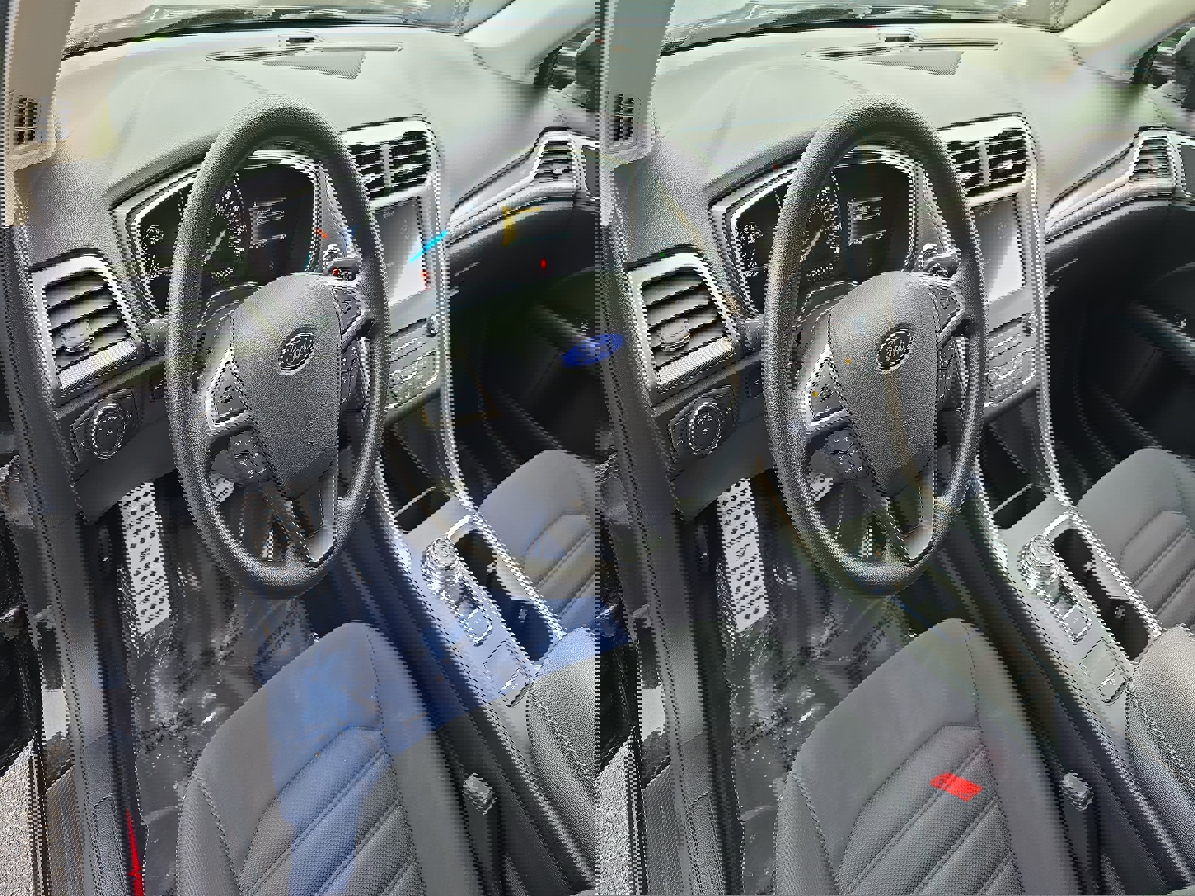 Used 2017 Ford Fusion SE w/ Fusion SE Technology Package image 15