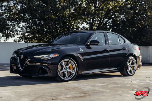 Used 2019 Alfa Romeo Giulia Quadrifoglio w/ Driver Assist Dynamic Package image 39