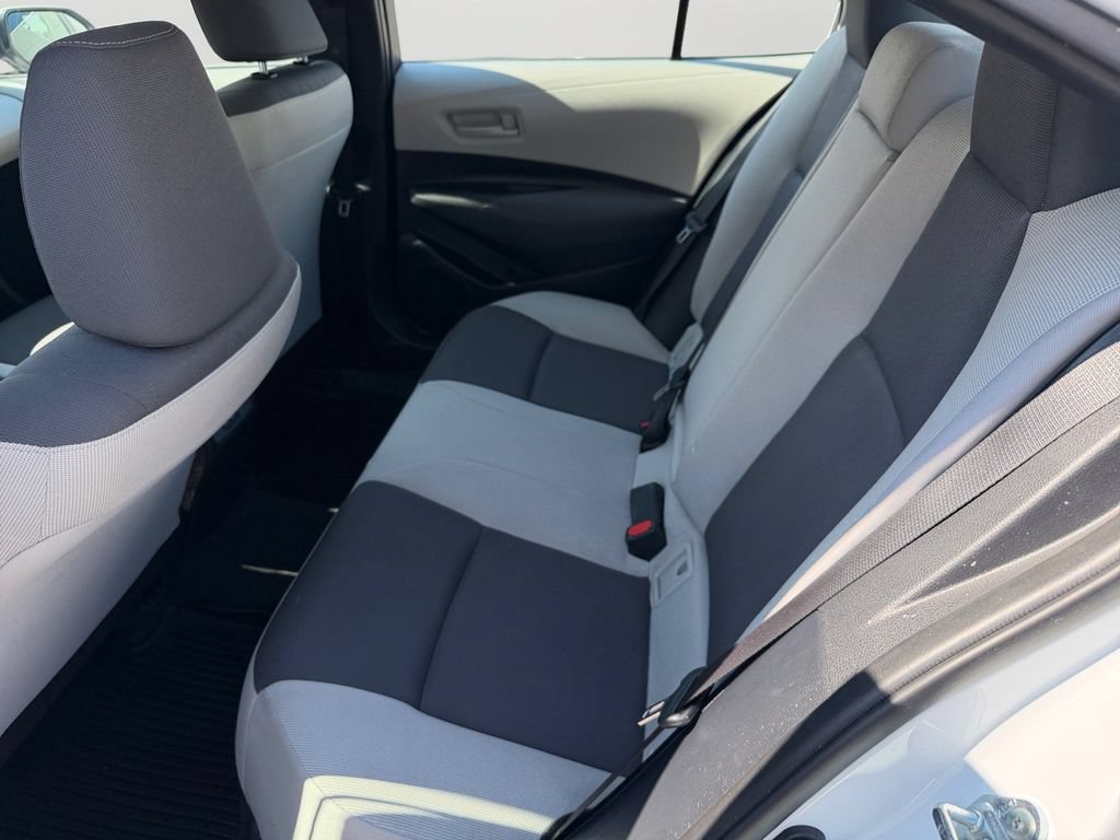 Used 2025 Toyota Corolla LE FWD image 15