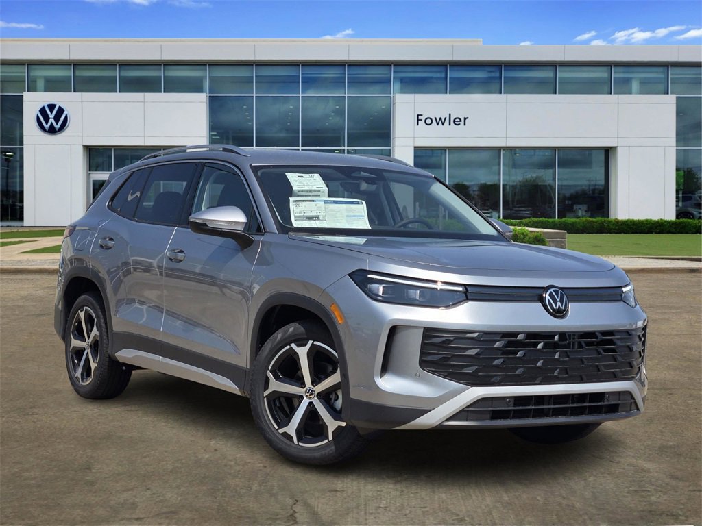 New 2025 Volkswagen Tiguan SE image 1