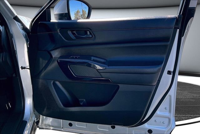 Certified 2024 Nissan Pathfinder SV FWD image 26