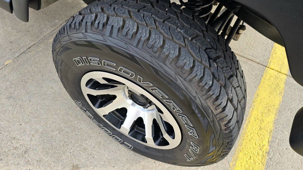 Used 2004 Jeep Wrangler SE image 14