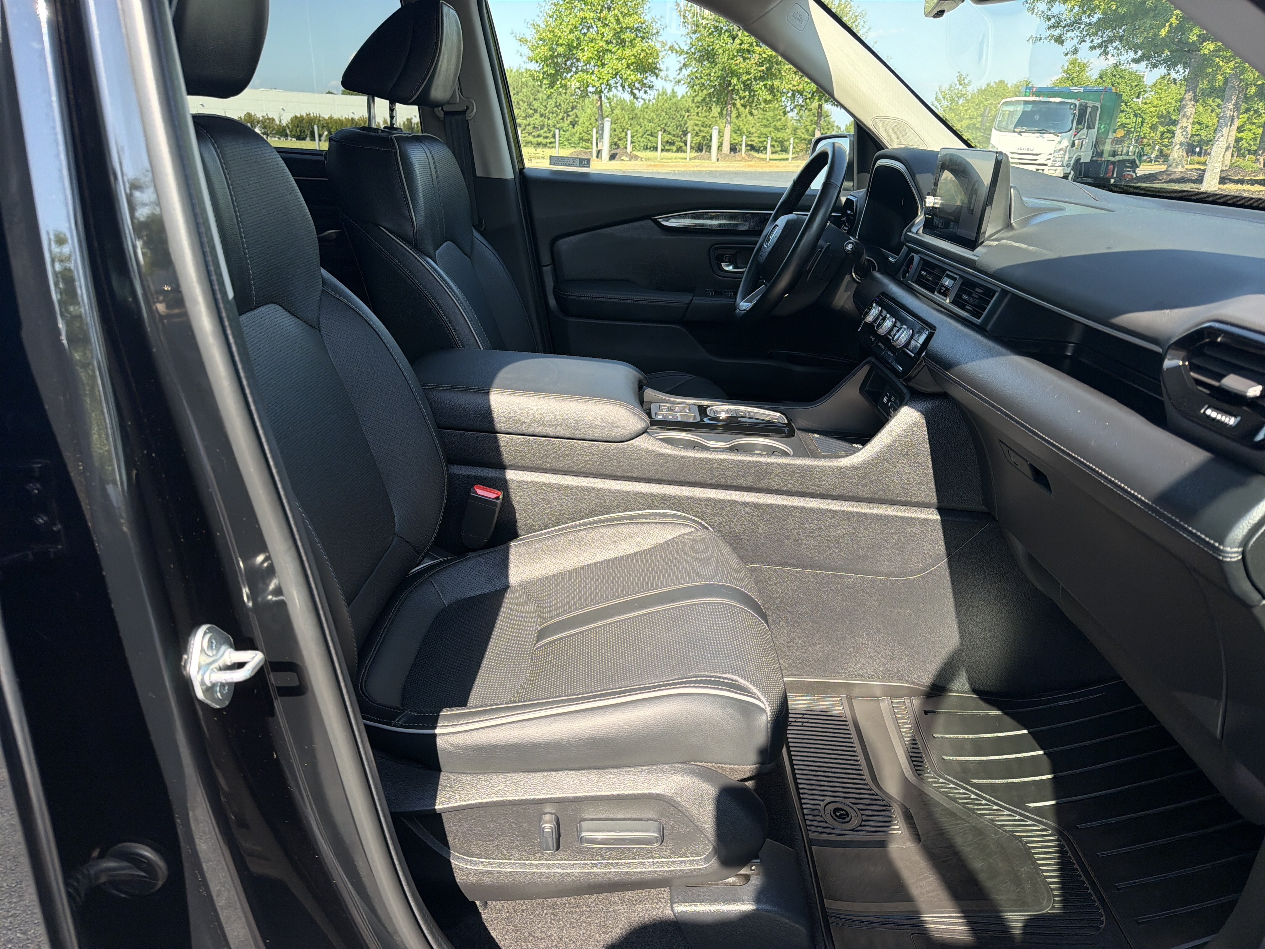 Certified 2024 Honda Pilot Elite image 31