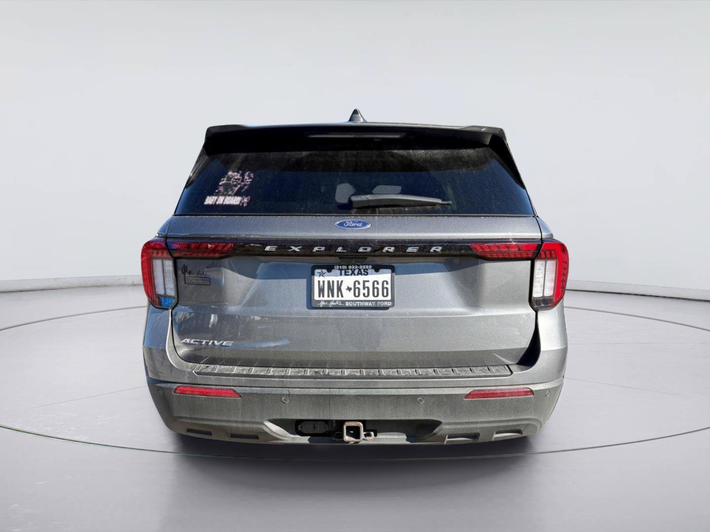 Used 2025 Ford Explorer Active RWD image 4