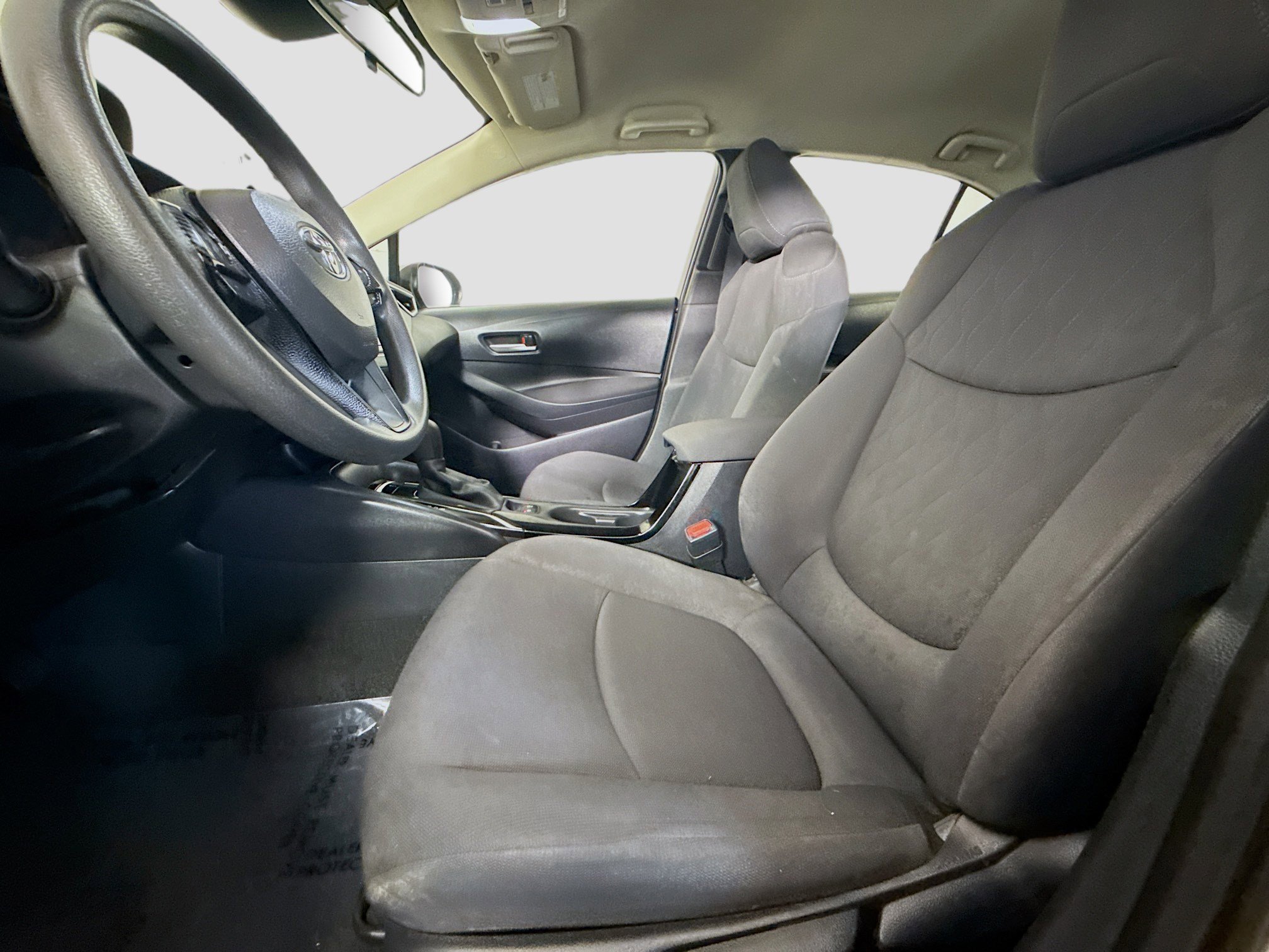 Used 2021 Toyota Corolla LE image 21