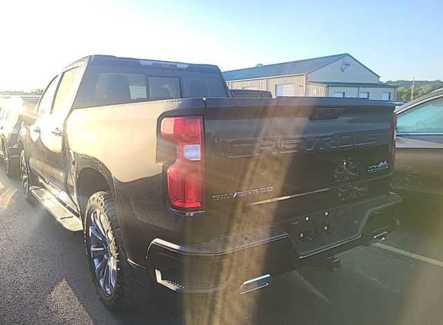 Used 2021 Chevrolet Silverado 1500 High Country w/ Technology Package AWD/4WD image 2