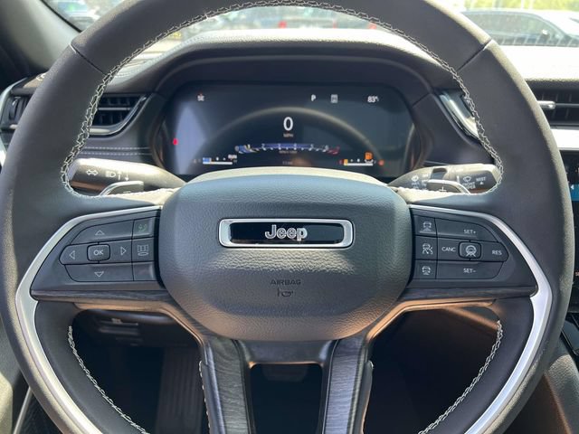 New 2026 Jeep Grand Cherokee Limited w/ Limited Altitude Package AWD/4WD image 16