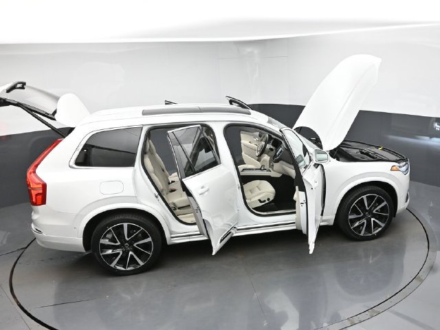 Used 2025 Volvo XC90 B5 Plus w/ Protection Package Premier AWD/4WD image 48