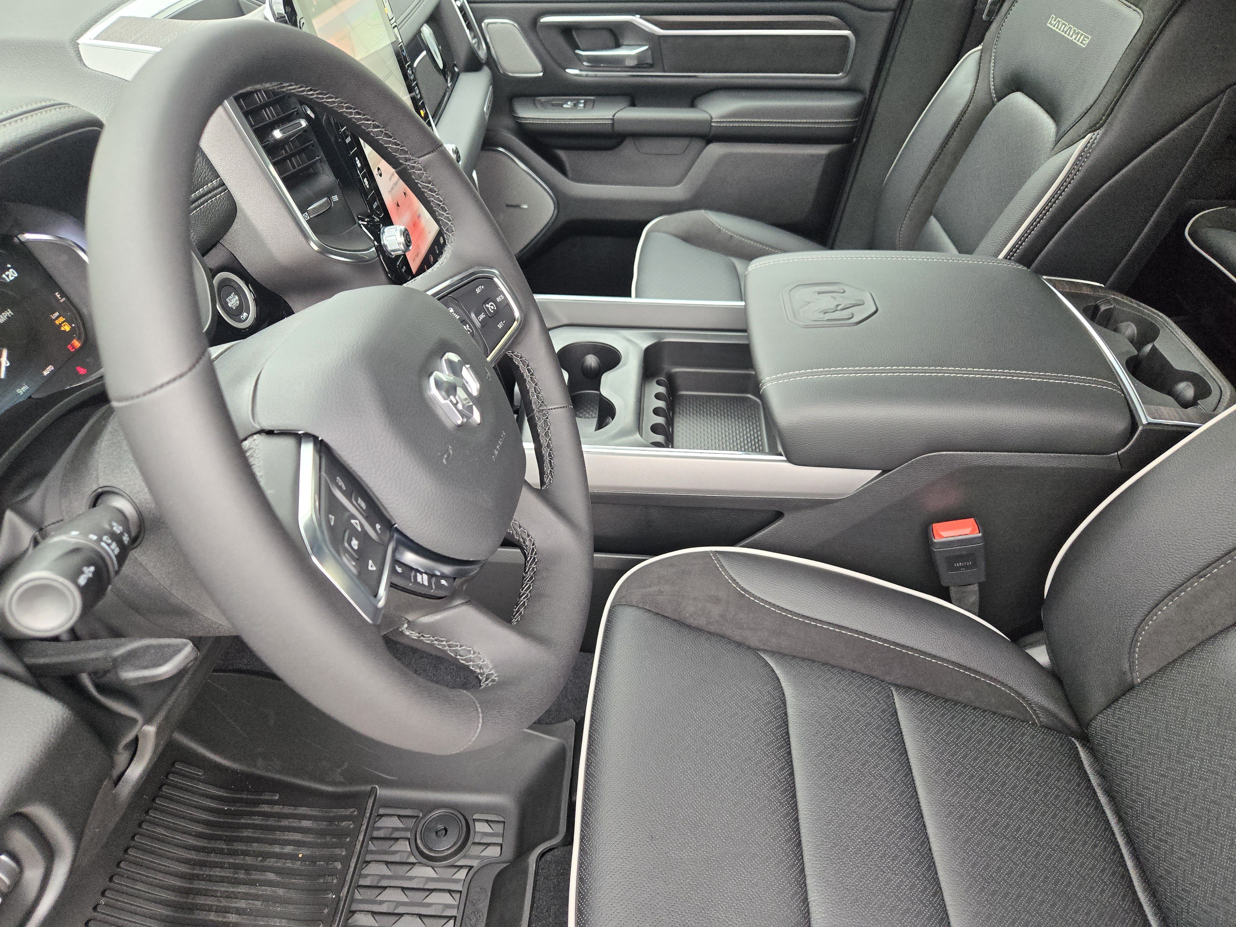 New 2026 RAM 1500 Laramie AWD/4WD image 11