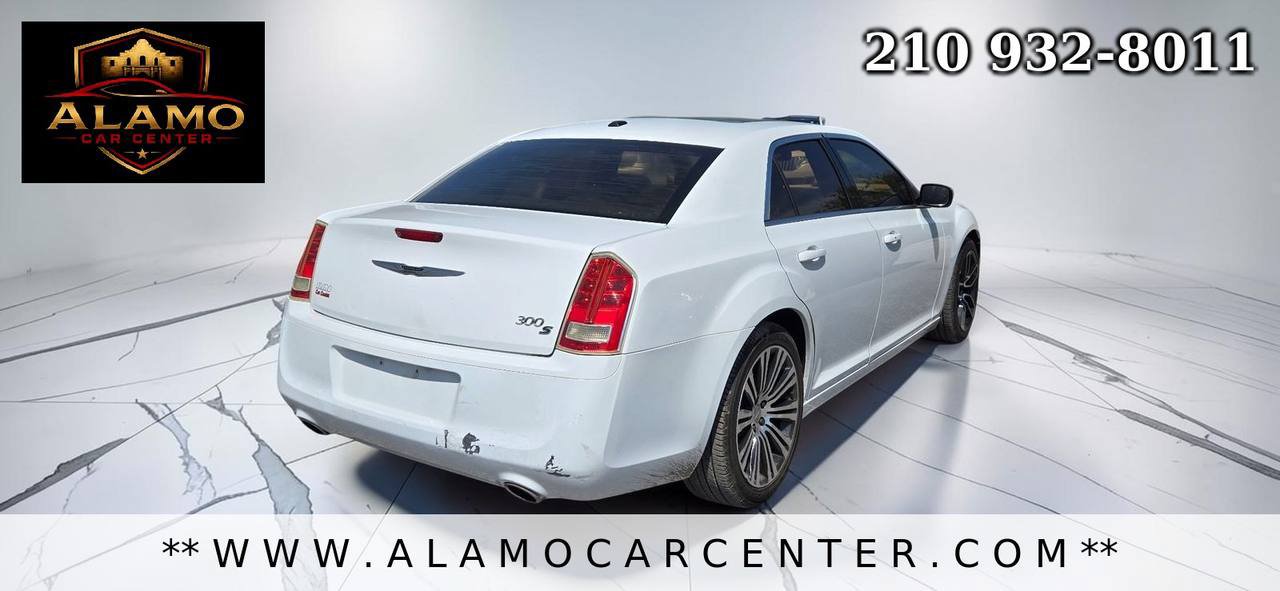 Used 2013 Chrysler 300 S RWD image 4