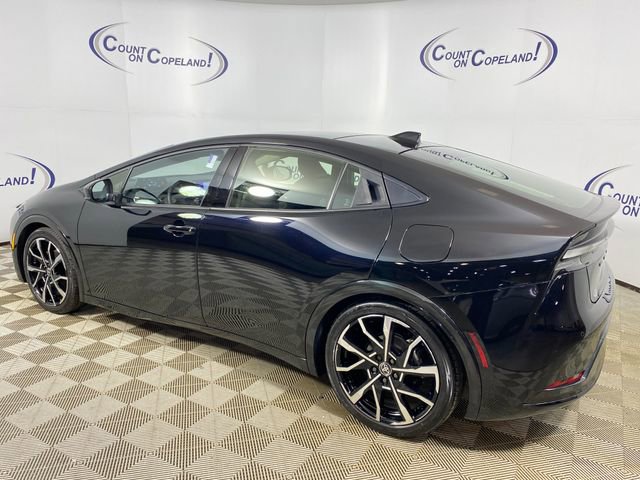 Used 2023 Toyota Prius Prime Premium FWD image 4