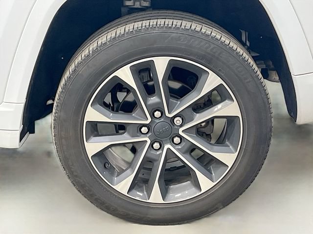 Used 2023 Jeep Grand Cherokee Overland AWD/4WD image 34