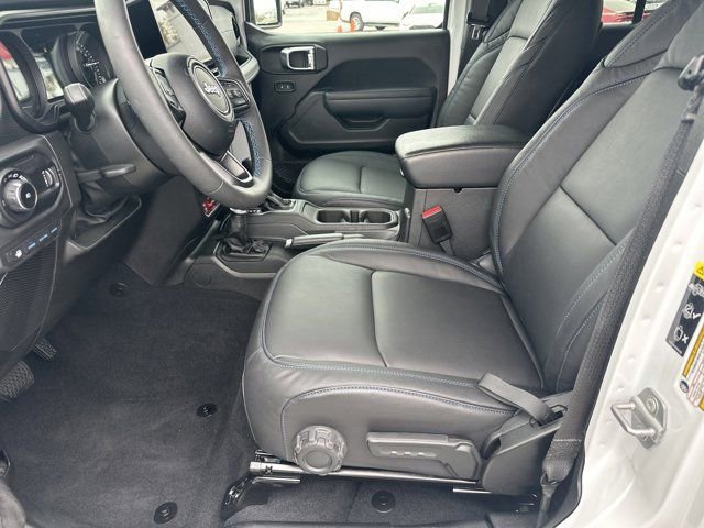 Certified 2025 Jeep Wrangler Unlimited Rubicon 4xe w/ Convenience Group image 9