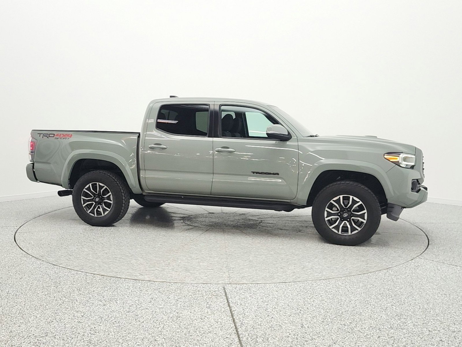 Used 2023 Toyota Tacoma TRD Sport AWD/4WD image 4
