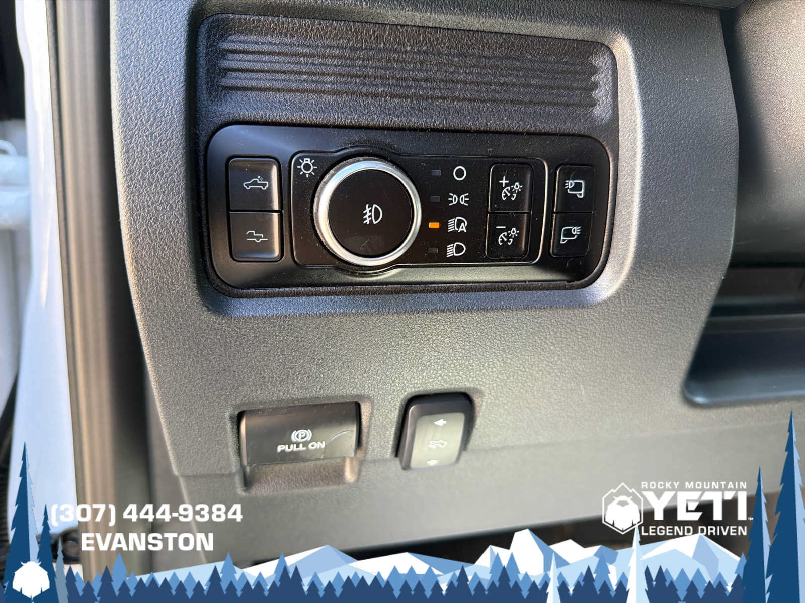 Used 2025 Ford F350 Platinum AWD/4WD image 29