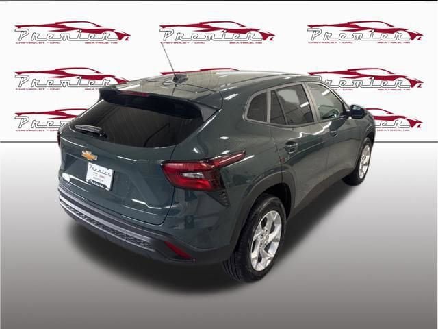 New 2026 Chevrolet Trax LS w/ LS Convenience Package FWD image 6