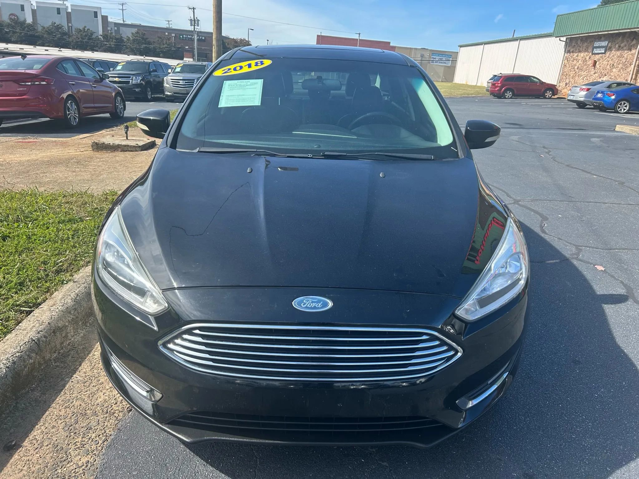Used 2018 Ford Focus Titanium image 2