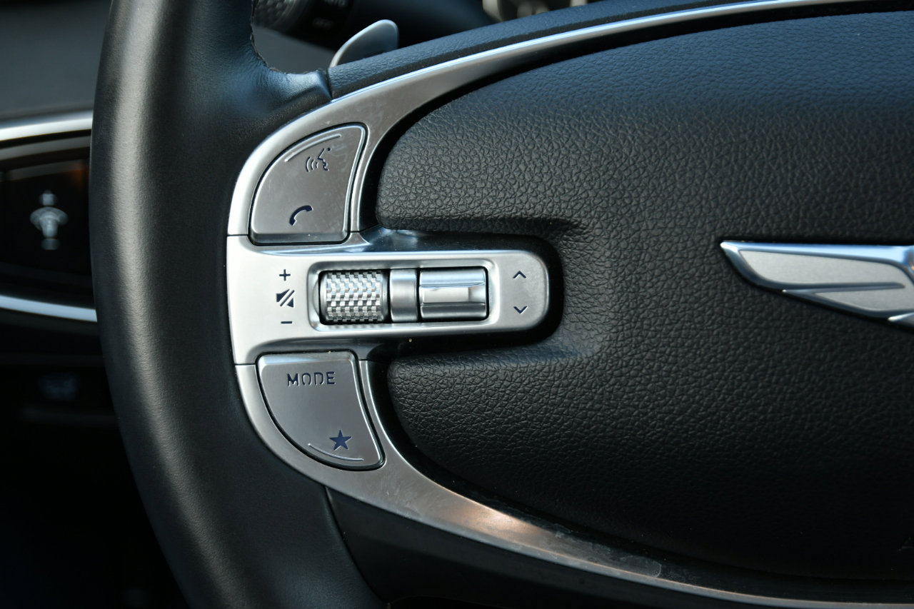 Used 2025 Genesis GV70 2.5T image 11