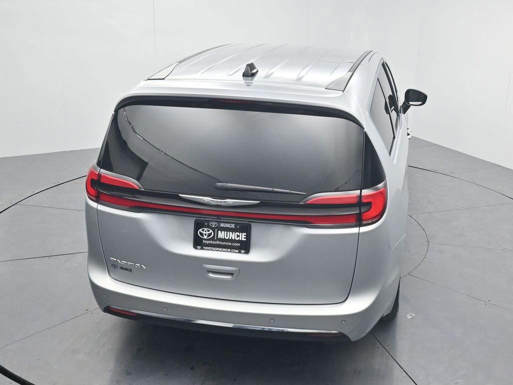 Used 2024 Chrysler Pacifica Touring-L image 52