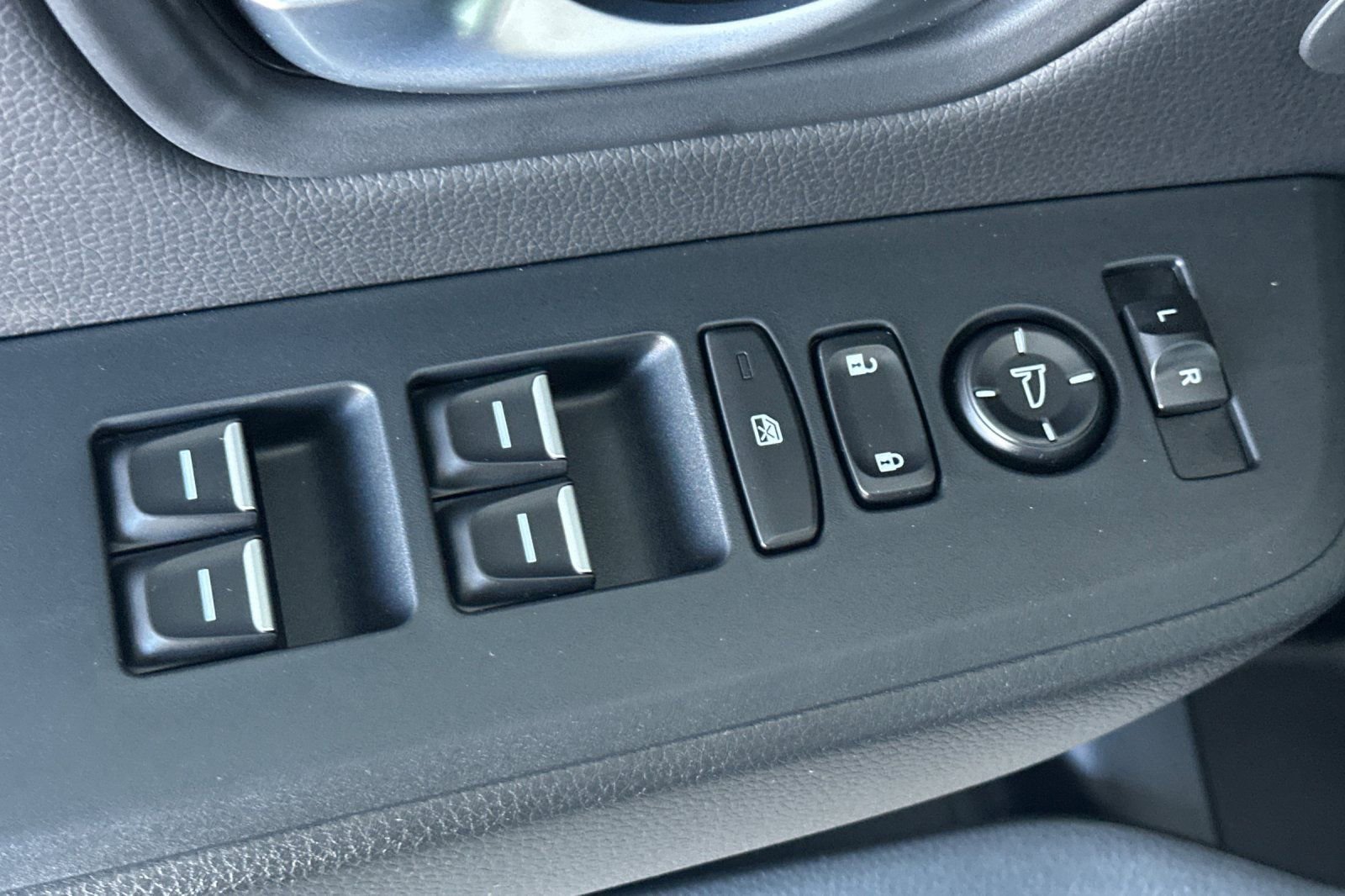 New 2025 Honda Pilot EX-L image 24