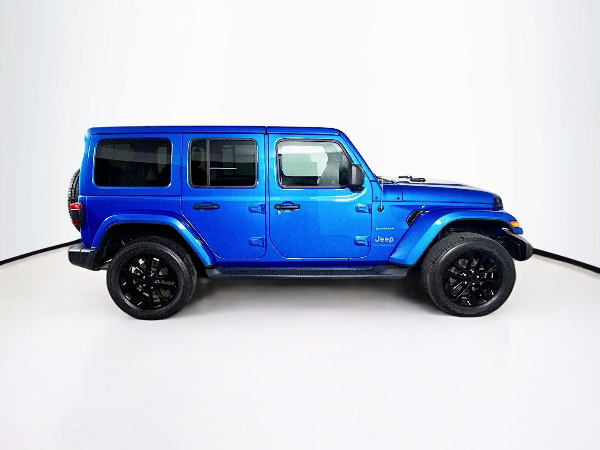 Used 2023 Jeep Wrangler Unlimited Sahara w/ Cold Weather Group image 2