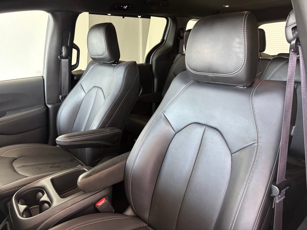 Used 2025 Chrysler Pacifica Select FWD image 31