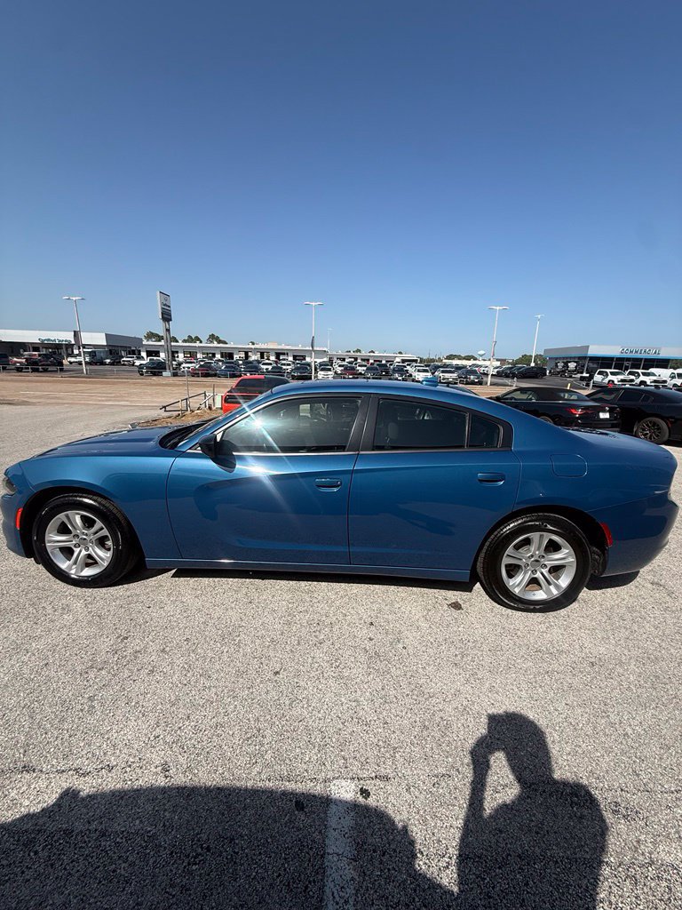 Used 2023 Dodge Charger SXT RWD image 4