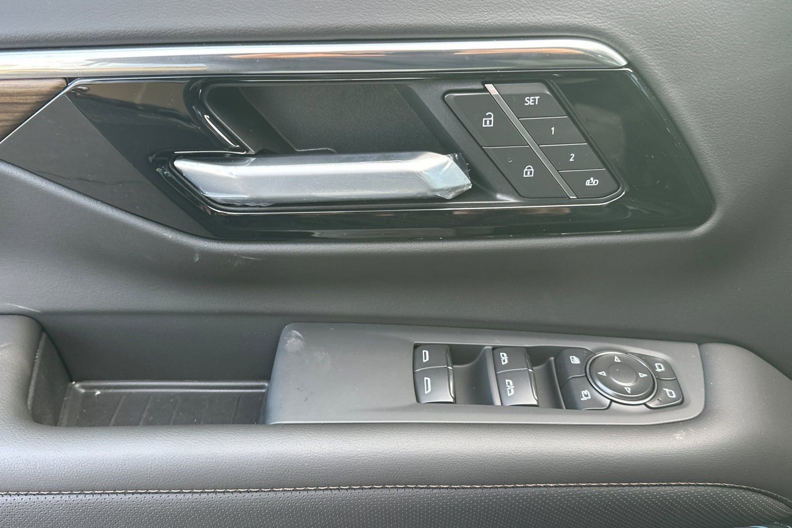 New 2026 Chevrolet Suburban High Country w/ LPO, Illumination Package image 11