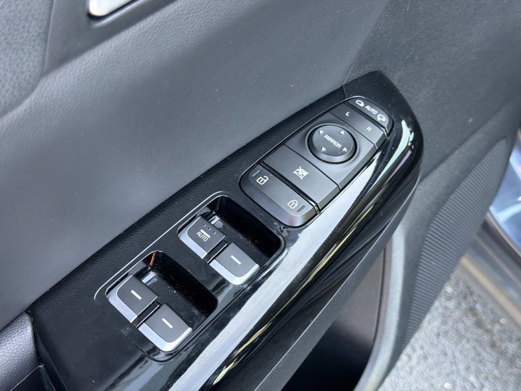 Used 2021 Kia Sportage EX image 27