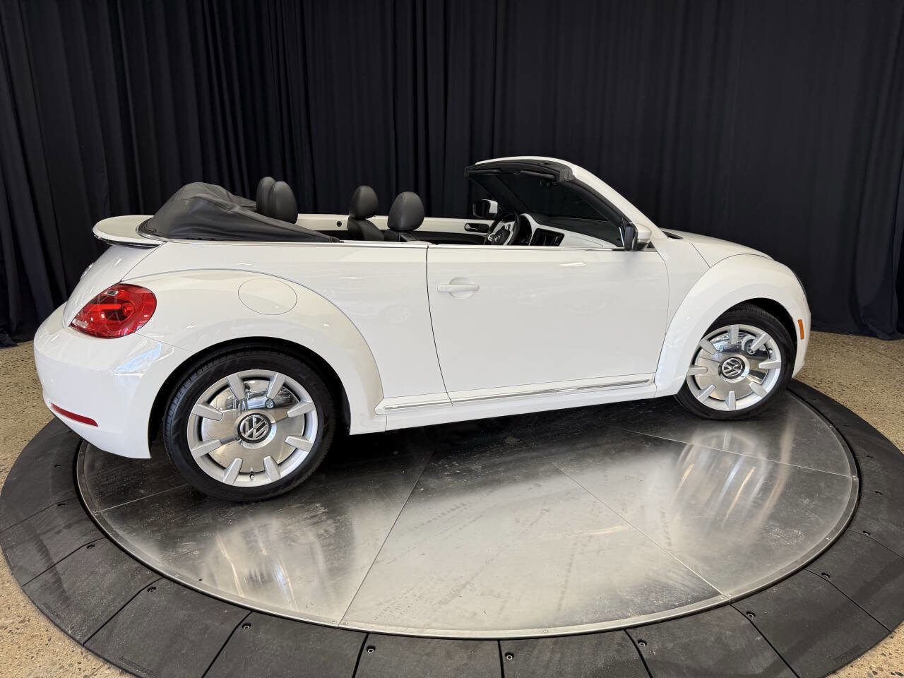 Used 2014 Volkswagen Beetle 2.5 image 10