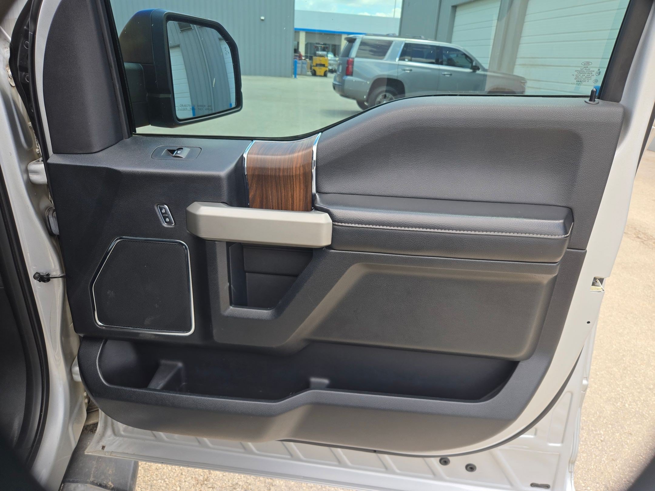 Used 2017 Ford F150 Lariat RWD image 24