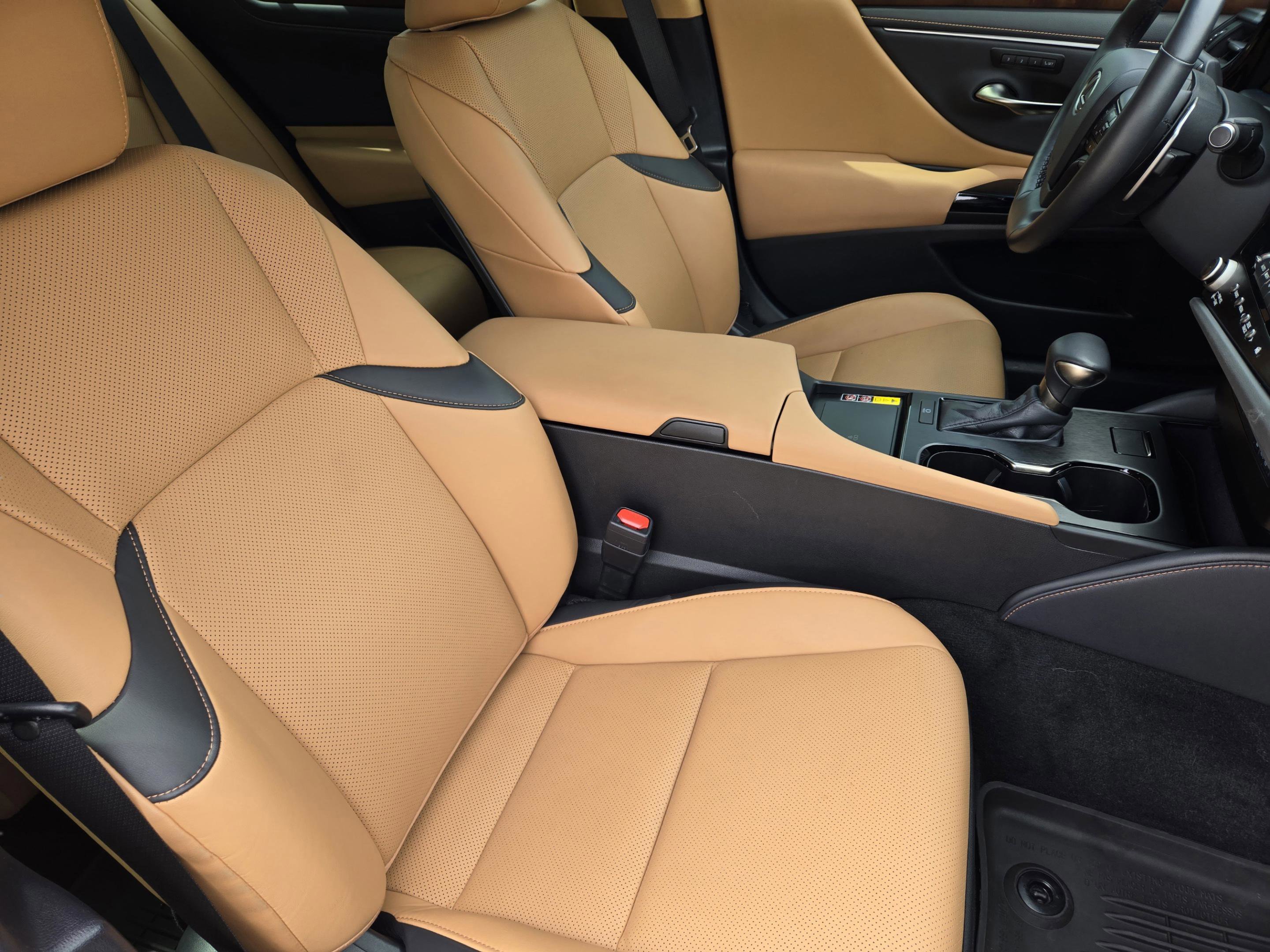 Used 2025 Lexus ES 350 w/ Premium Package FWD image 10