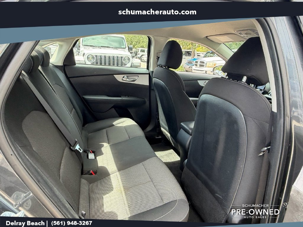 Used 2024 Kia Forte LXS w/ LXS Technology Package FWD image 16