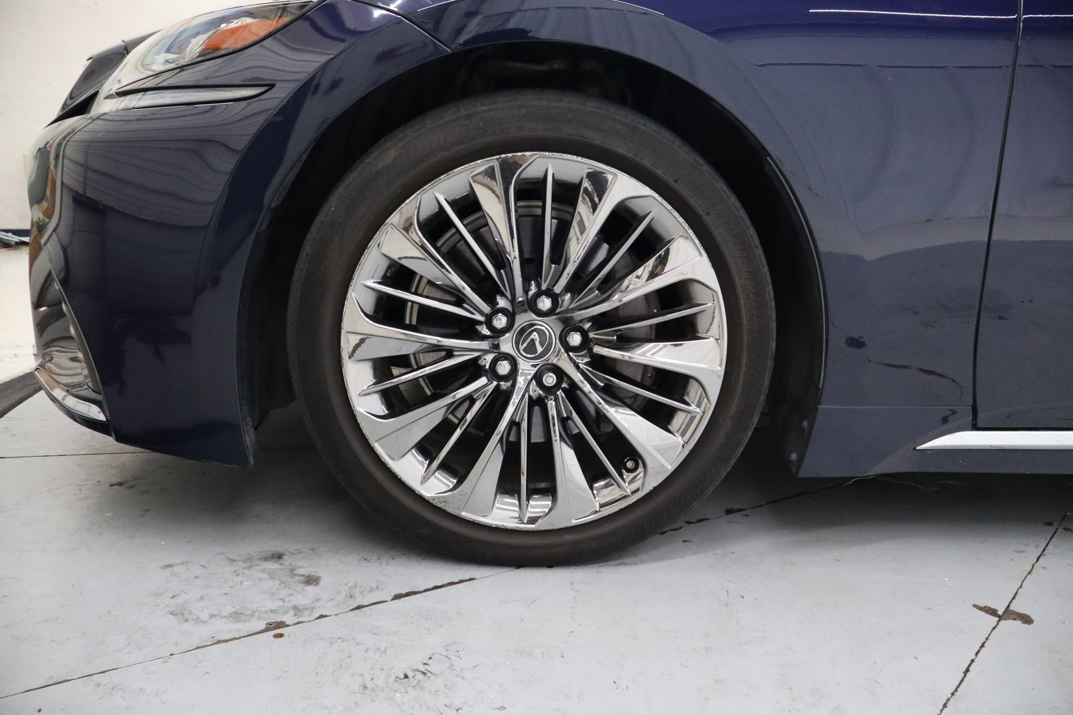 Used 2020 Lexus LS 500 w/ Interior Upgrade Package RWD image 10