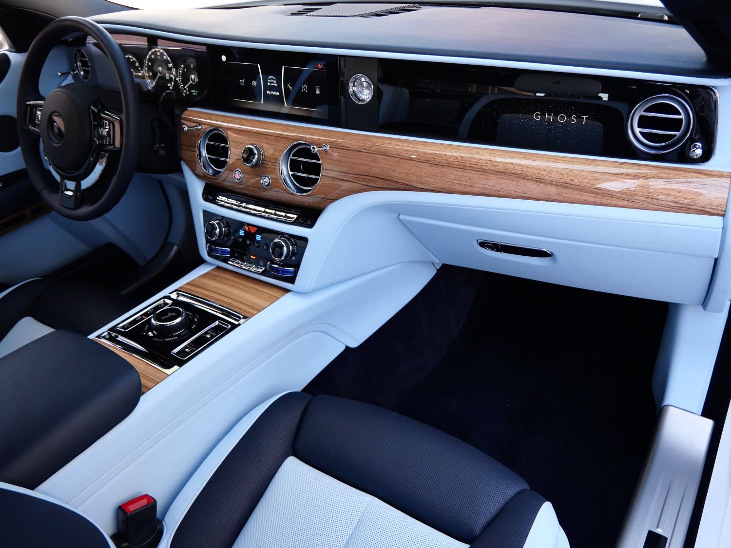 Certified 2022 Rolls-Royce Ghost w/ Ghost Package image 18