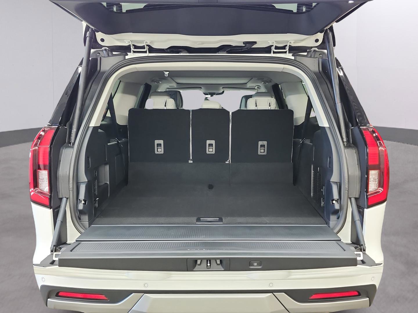New 2026 Ford Expedition Max Platinum AWD/4WD image 9