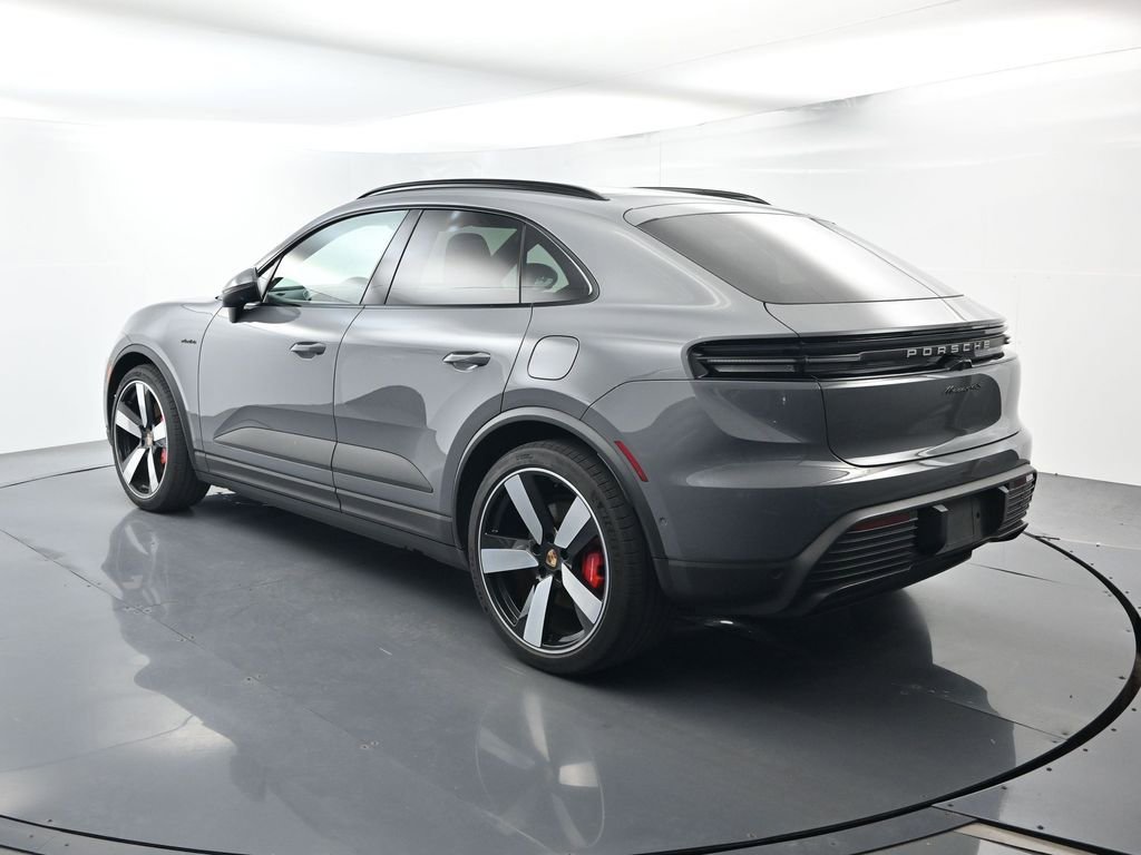 Certified 2025 Porsche Macan 4S Electric AWD/4WD image 3