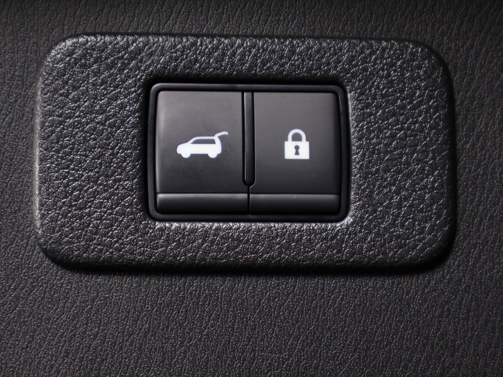 Used 2024 Nissan Armada Platinum w/ Captain's Chairs Package image 20