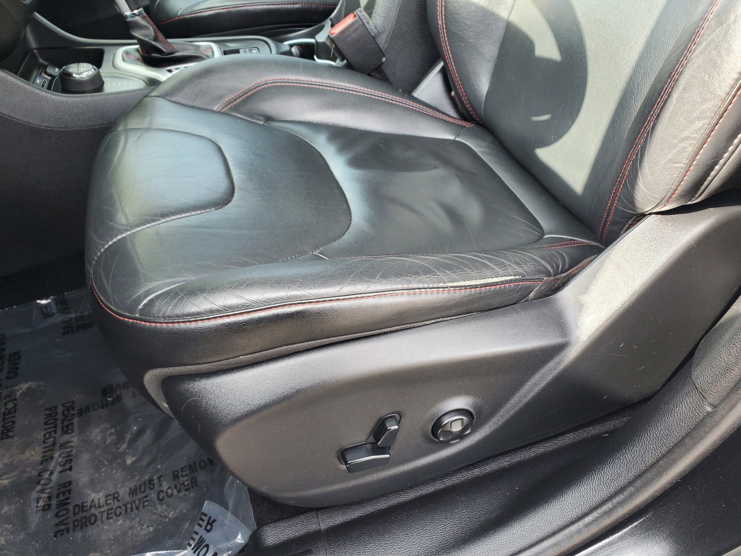 Used 2014 Jeep Cherokee Trailhawk AWD/4WD image 13