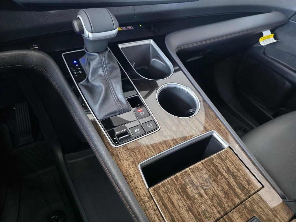 New 2026 Toyota Sienna Limited AWD/4WD image 31