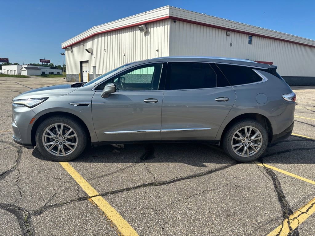 Used 2023 Buick Enclave Essence w/ Experience Buick Package AWD/4WD image 4