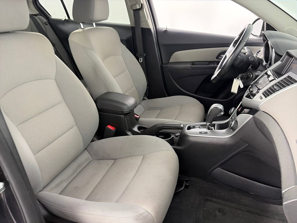 Used 2014 Chevrolet Cruze LT image 30